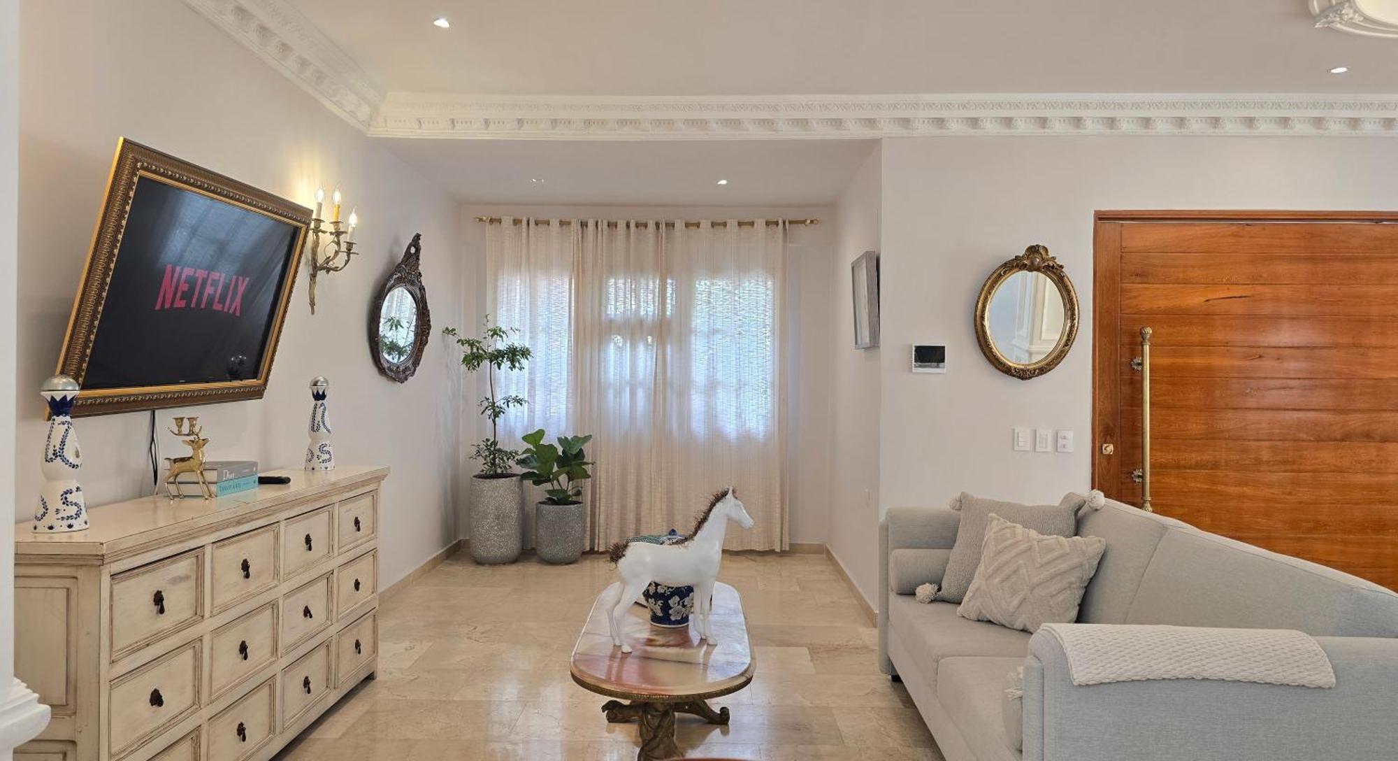 Villa Spectacular Near Walled