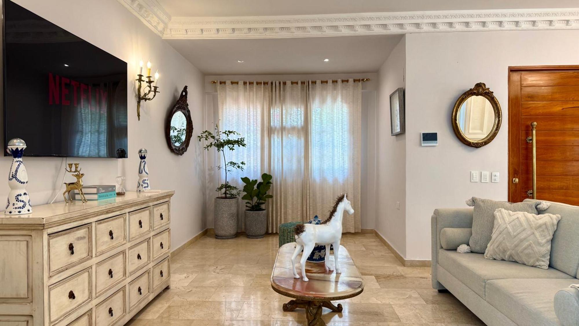 Villa Spectacular Near Walled *